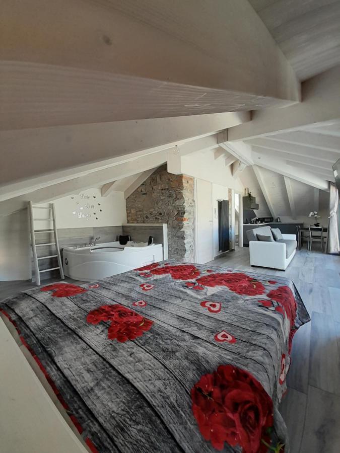 White Suite - Jacuzzi, Swimming Pool & Lake View Lezzeno Eksteriør billede