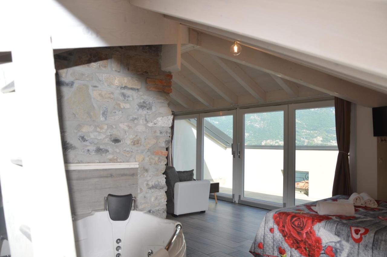 White Suite - Jacuzzi, Swimming Pool & Lake View Lezzeno Eksteriør billede