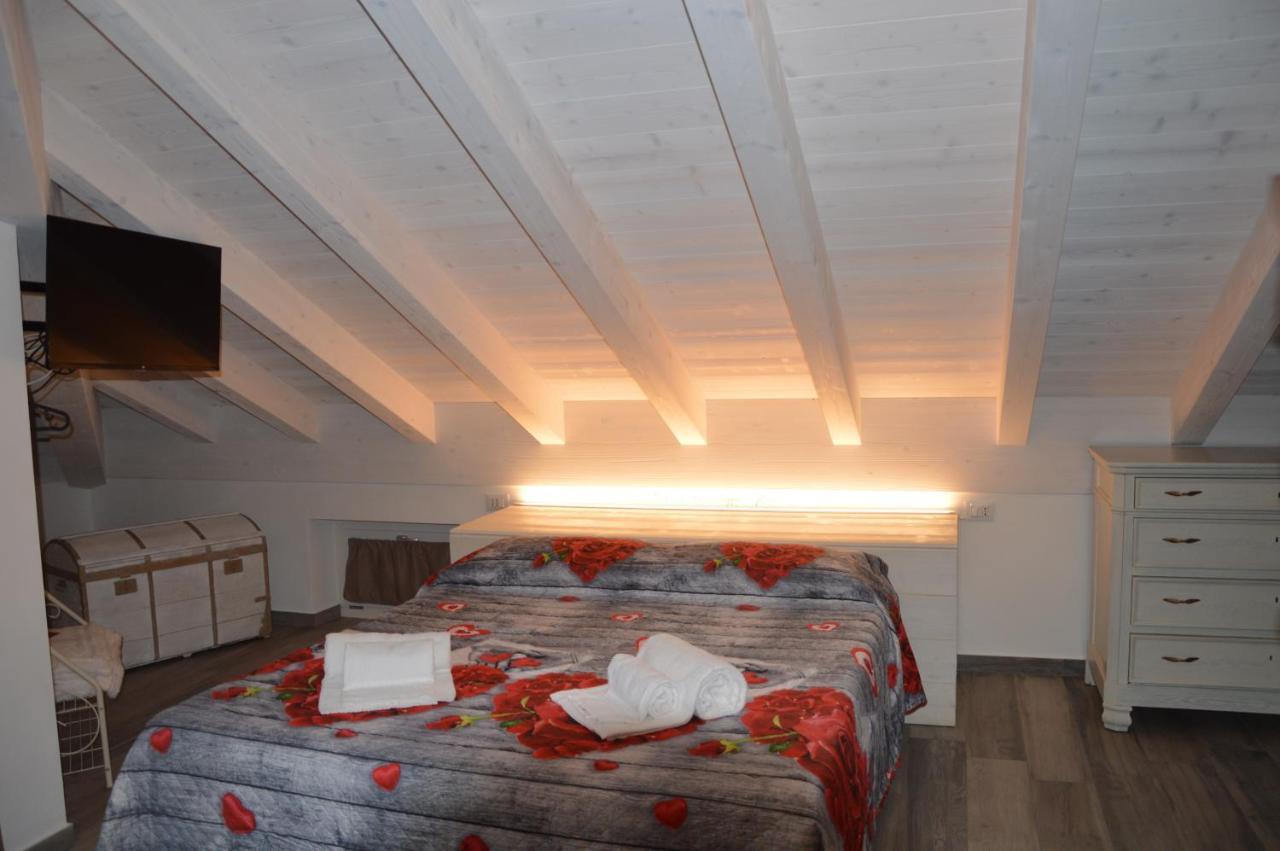 White Suite - Jacuzzi, Swimming Pool & Lake View Lezzeno Eksteriør billede