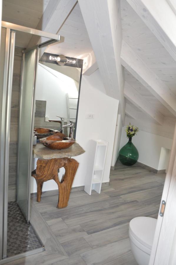 White Suite - Jacuzzi, Swimming Pool & Lake View Lezzeno Eksteriør billede